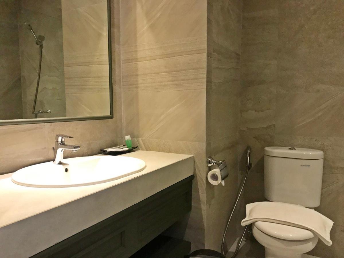Hotel Shalva Джакарта Екстериор снимка