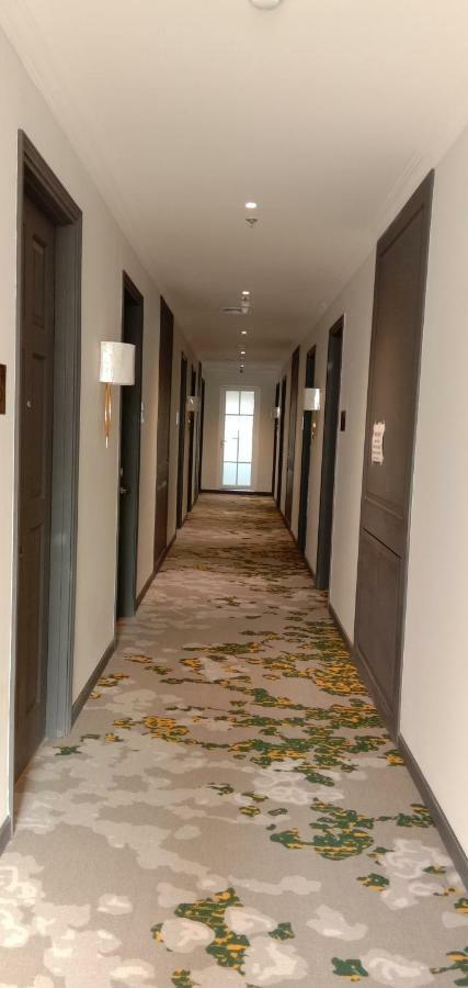 Hotel Shalva Джакарта Екстериор снимка