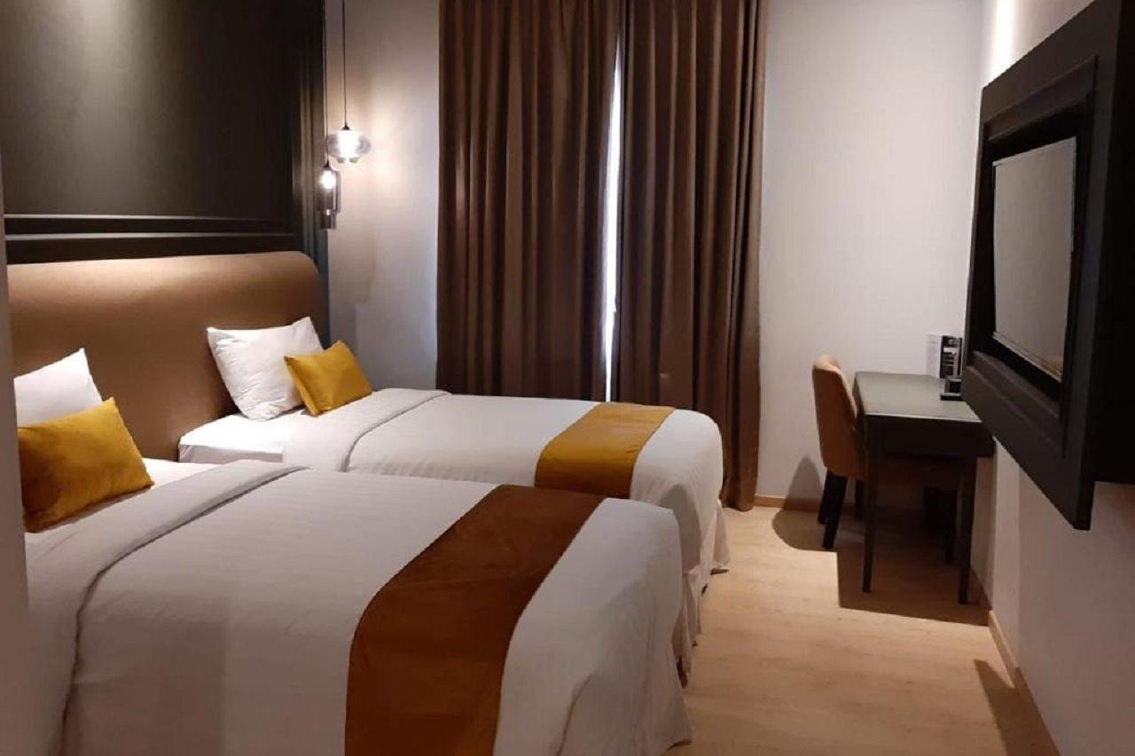 Hotel Shalva Джакарта Екстериор снимка